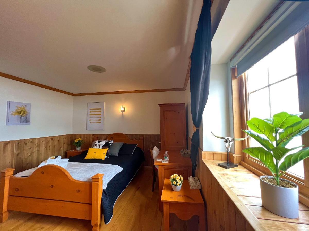 Auberge Au Poste De Traite Sainte-Famille 외부 사진
