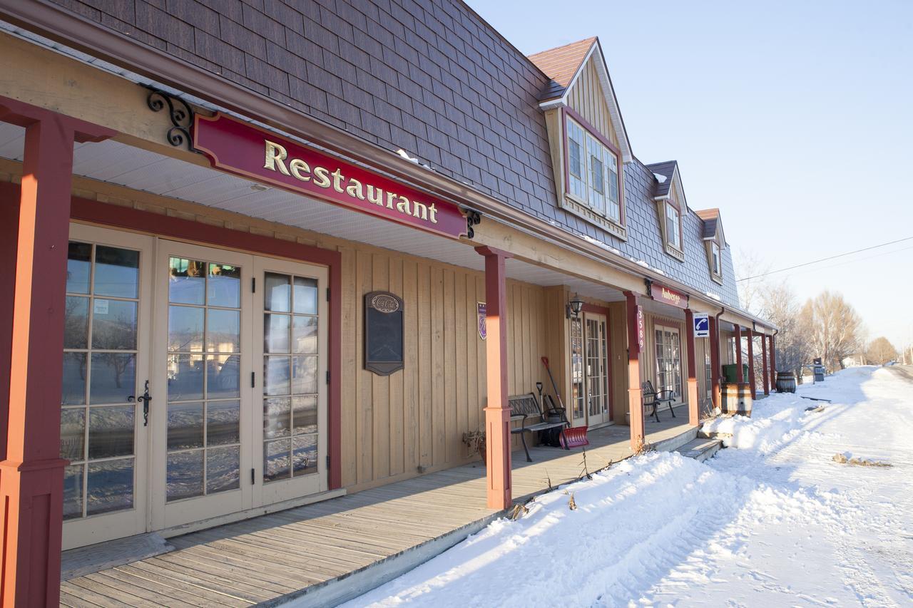Auberge Au Poste De Traite Sainte-Famille 외부 사진