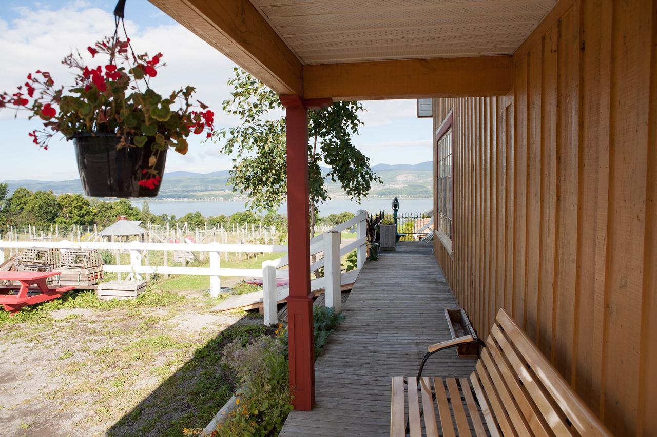 Auberge Au Poste De Traite Sainte-Famille 외부 사진